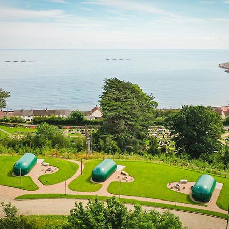 ホテル Glenarm Castle Ocean View Pods エクステリア 写真