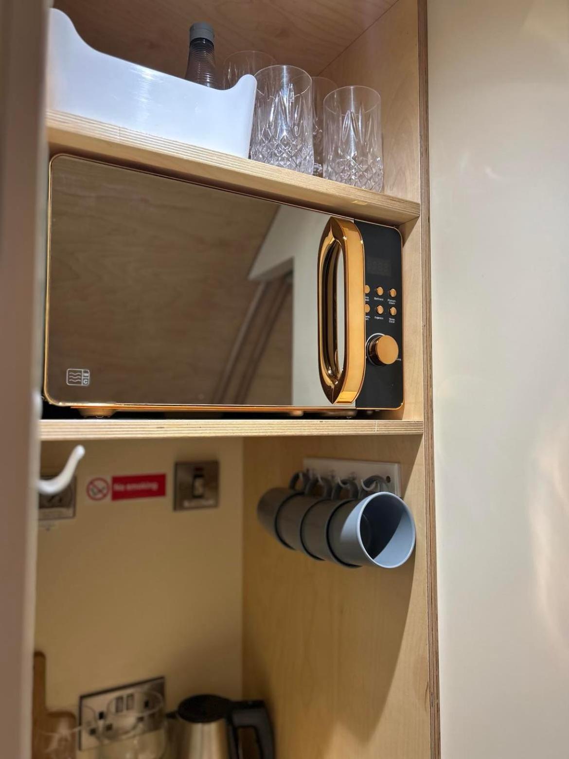 ホテル Glenarm Castle Ocean View Pods エクステリア 写真