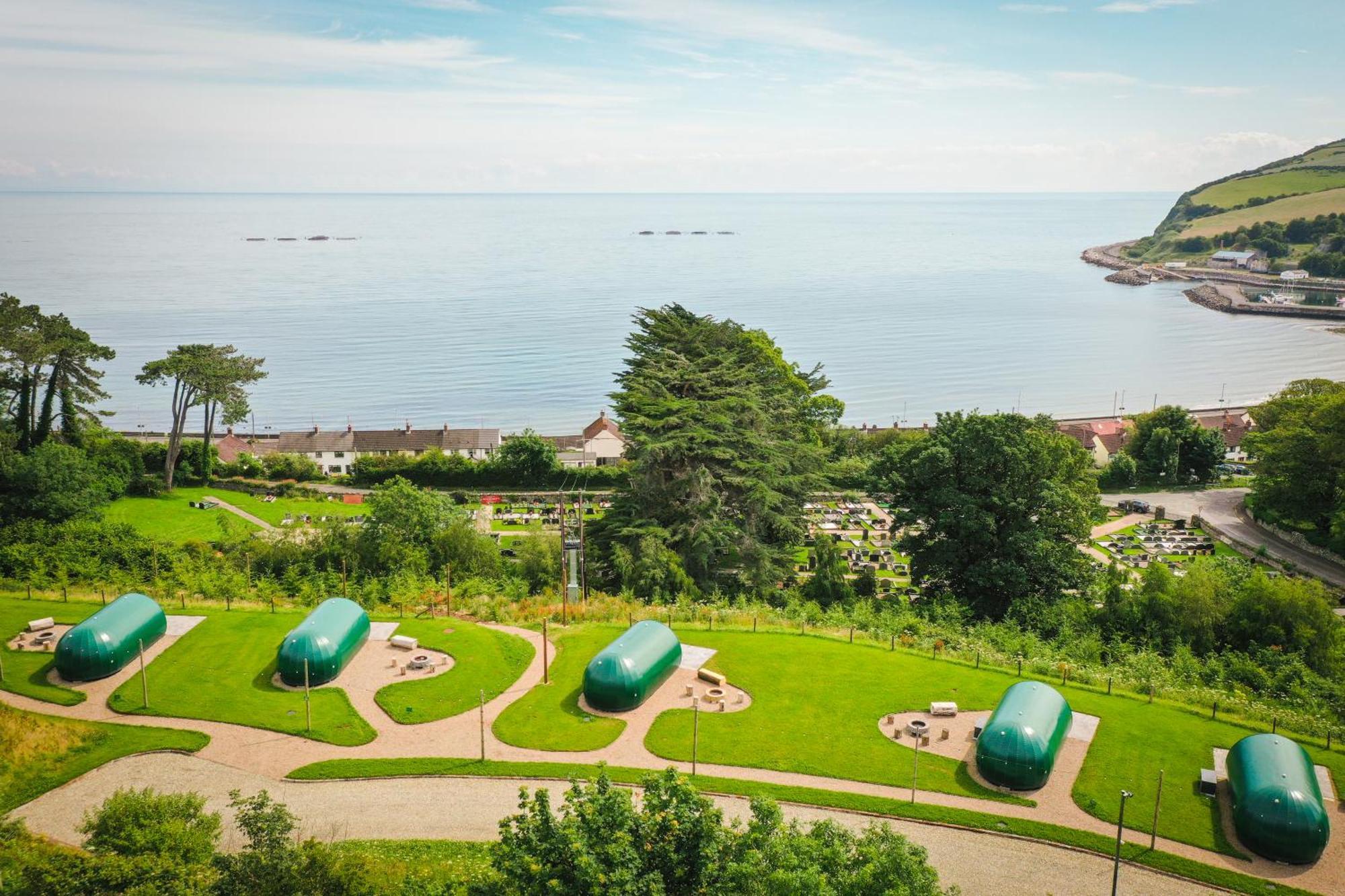 ホテル Glenarm Castle Ocean View Pods エクステリア 写真