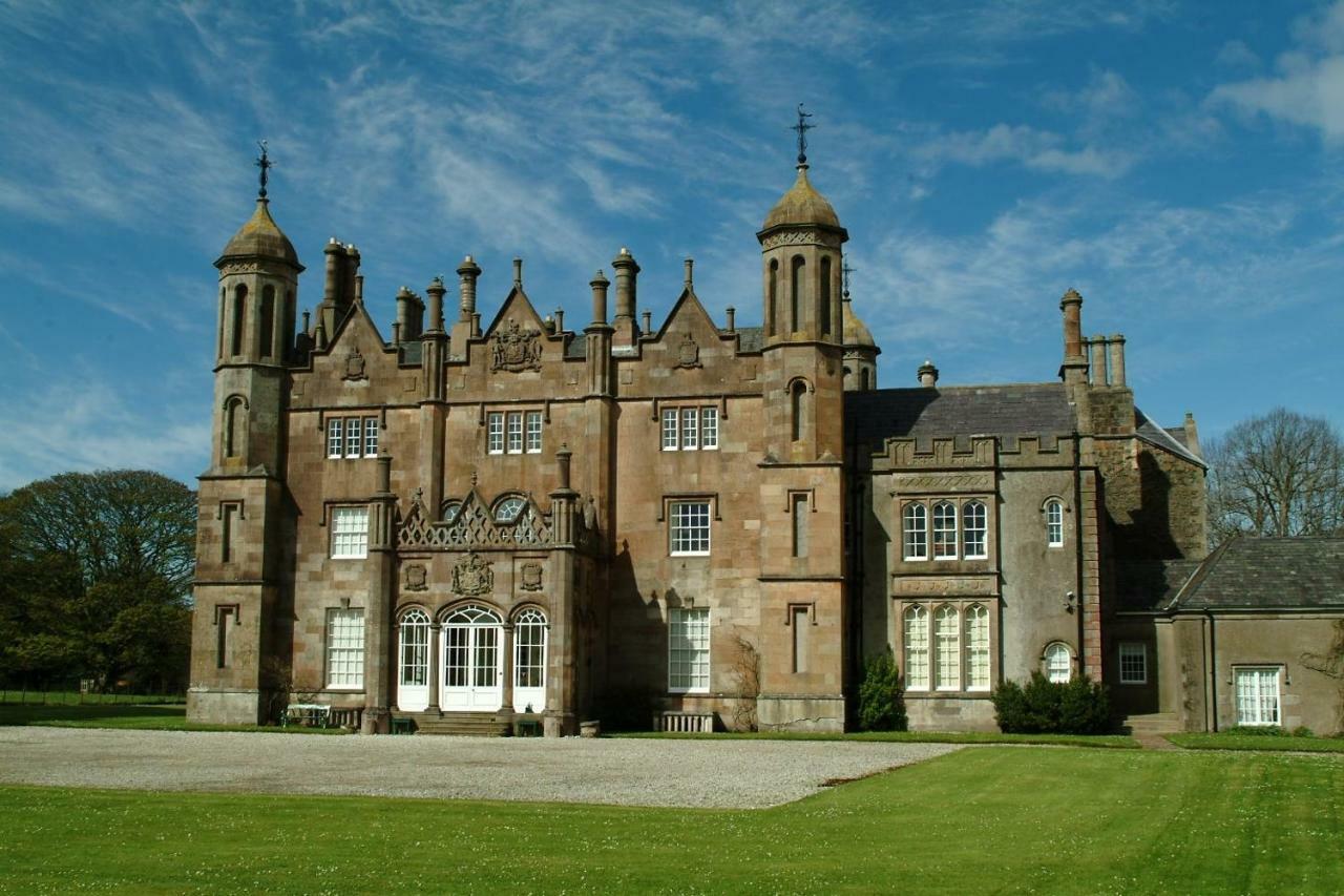 ホテル Glenarm Castle Ocean View Pods エクステリア 写真
